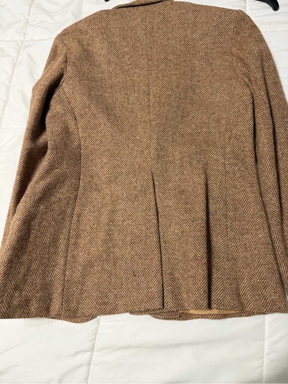 Women’s brown Herringbone 100% Wool Blazer - Picture 11 of 13